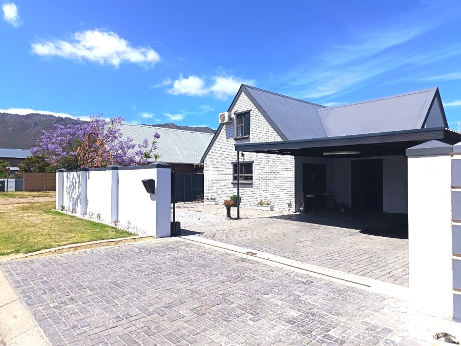 3 Bedroom Property for Sale in Gordons Bay Central Western Cape